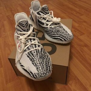 Yeezy 350 v2 zebra